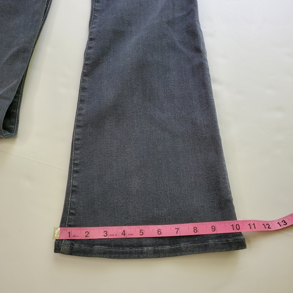 7 For All Mankind - Picture 12 of 14